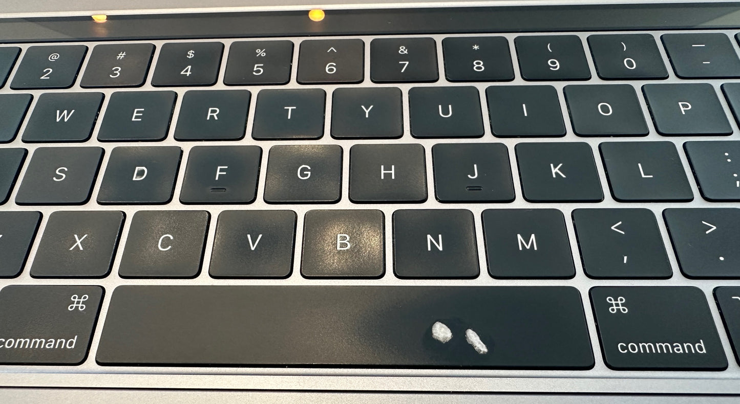 Apple MacBook Pro A1990 (2018) 15" with Touch Bar - Intel Core i7-8850H/16GB RAM/512GB SSD/Radeon Pro 560X/OS Sequoia