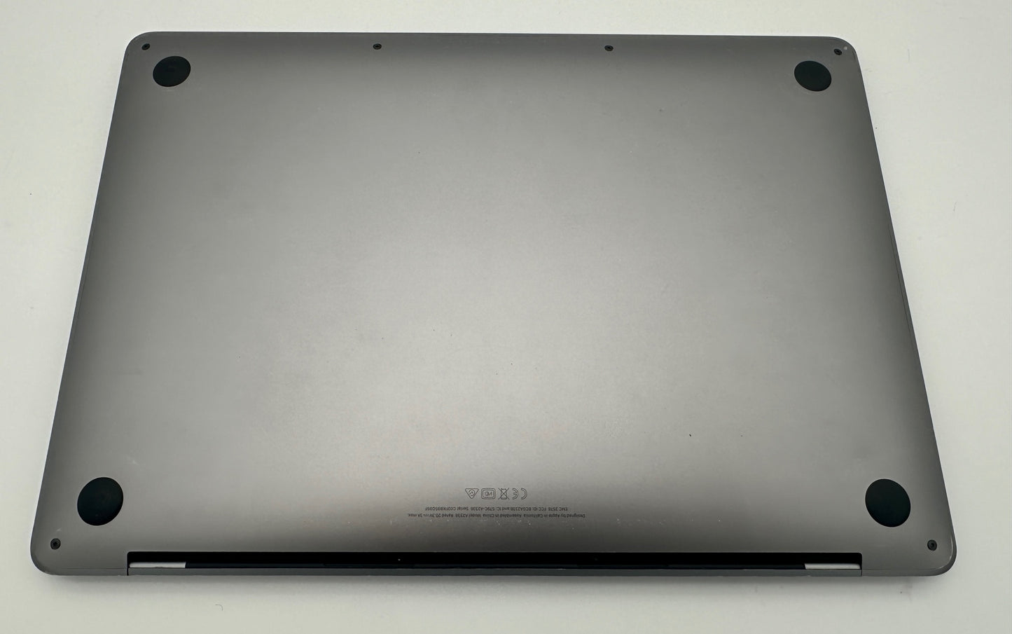 Apple MacBook Pro A2338 13" (2020) - Apple M1/8GB RAM/512GB SSD