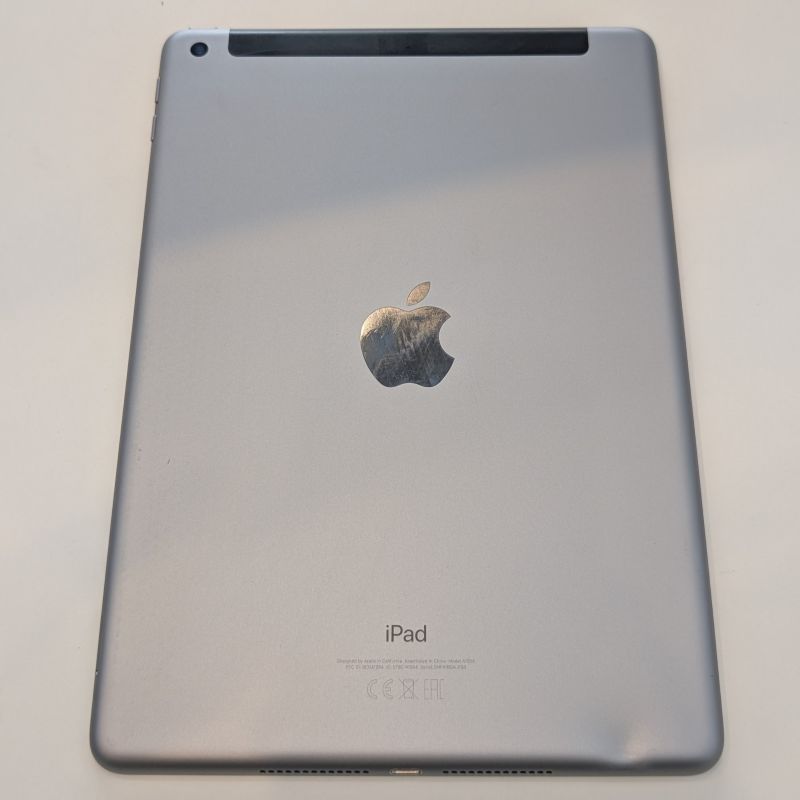 Apple iPad A1954 6th Generation - 9.7" Display/32GB Capacity/Wi Fi + Cellular