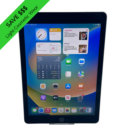 Apple iPad Pro A1674 9.7" Retina Display/256GB Capacity/Wi Fi + Cellular