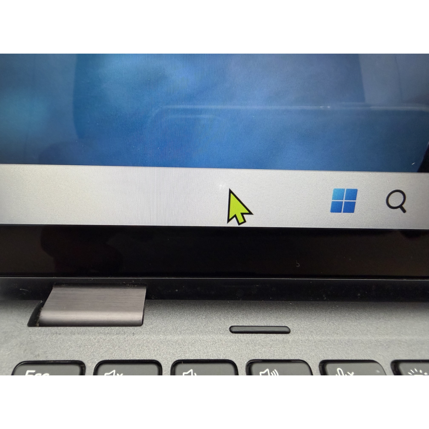 Dell Latitude 5300 13.3" FHD 2-in-1 Touchscreen Laptop - Intel Core i7-8665U/16GB RAM/256GB SSD/Windows 11